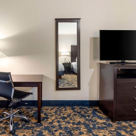 Best Western Brentwood Bagian luar foto