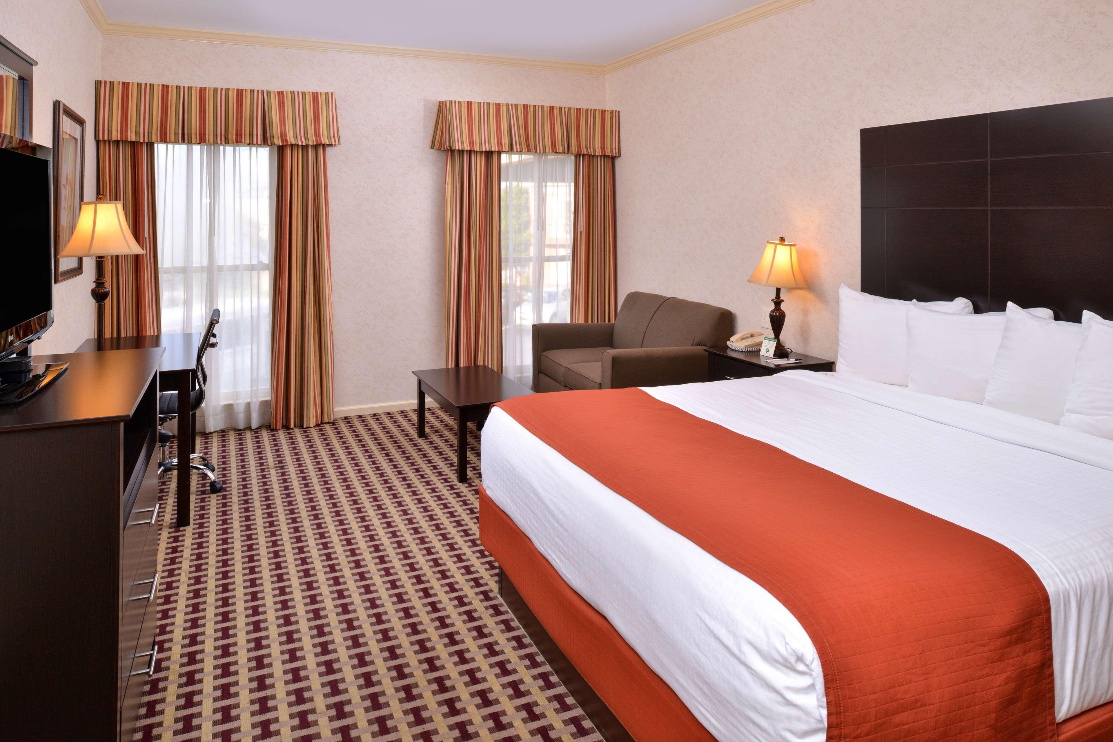Best Western Brentwood Bagian luar foto