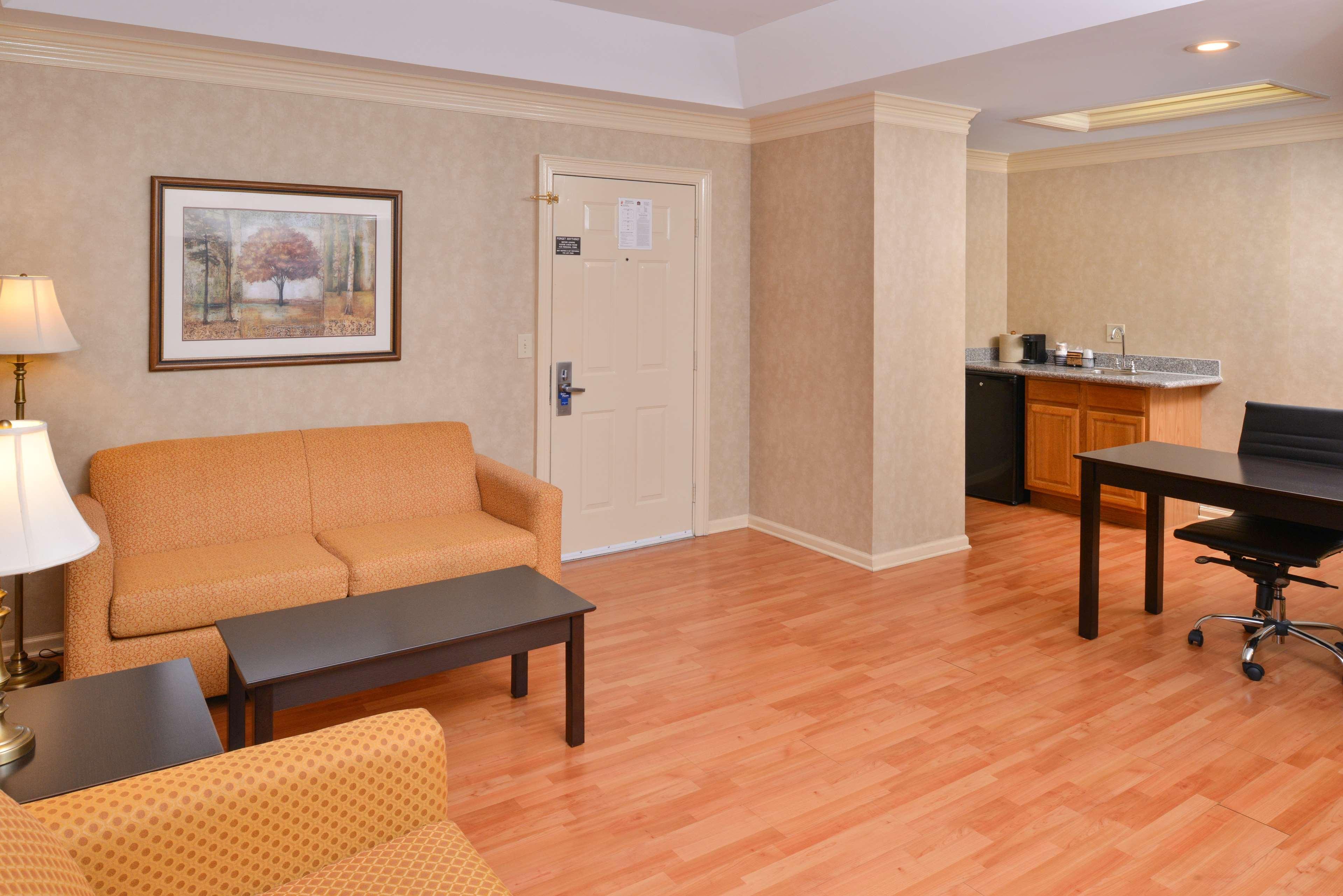 Best Western Brentwood Bagian luar foto
