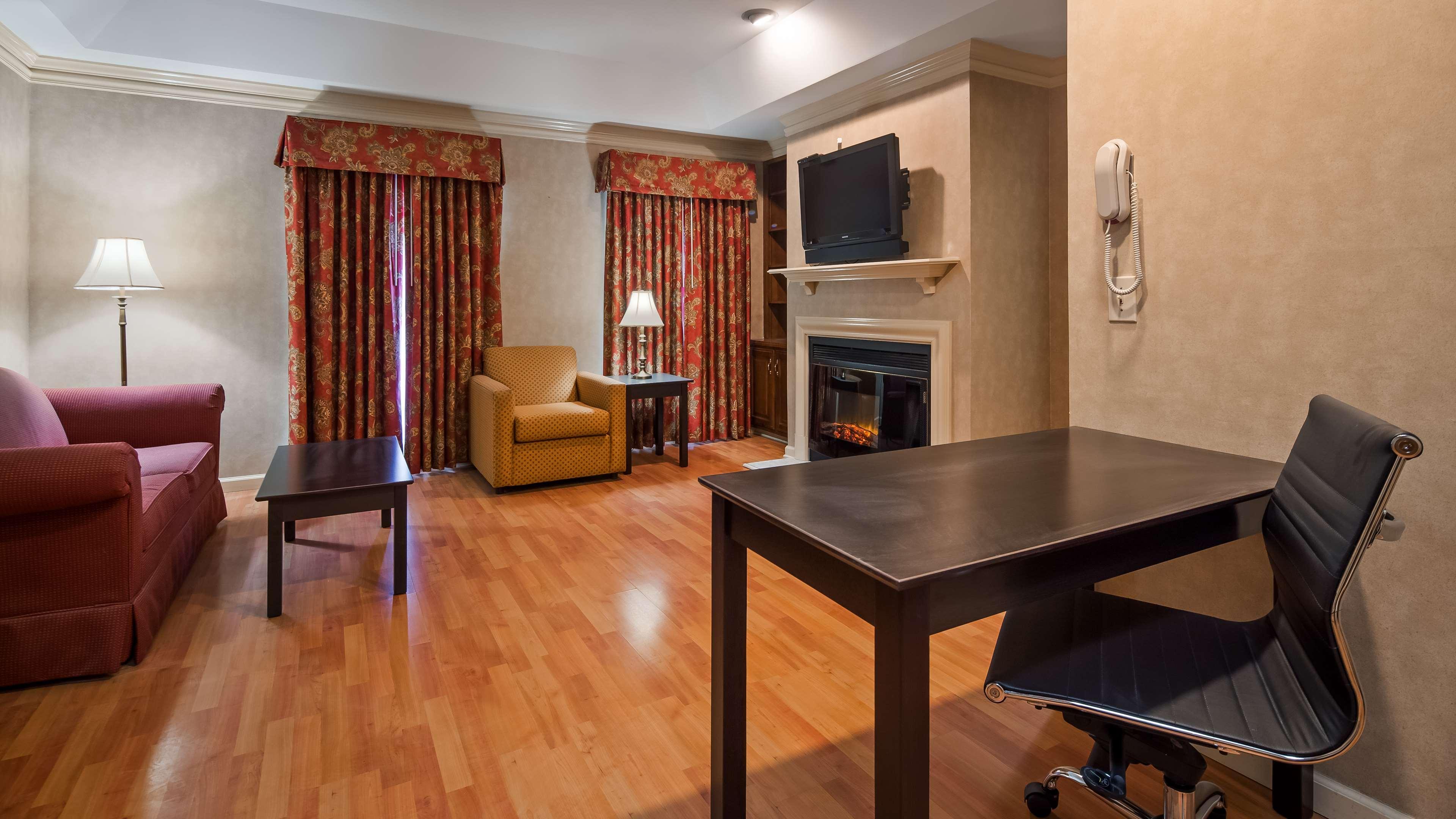 Best Western Brentwood Bagian luar foto