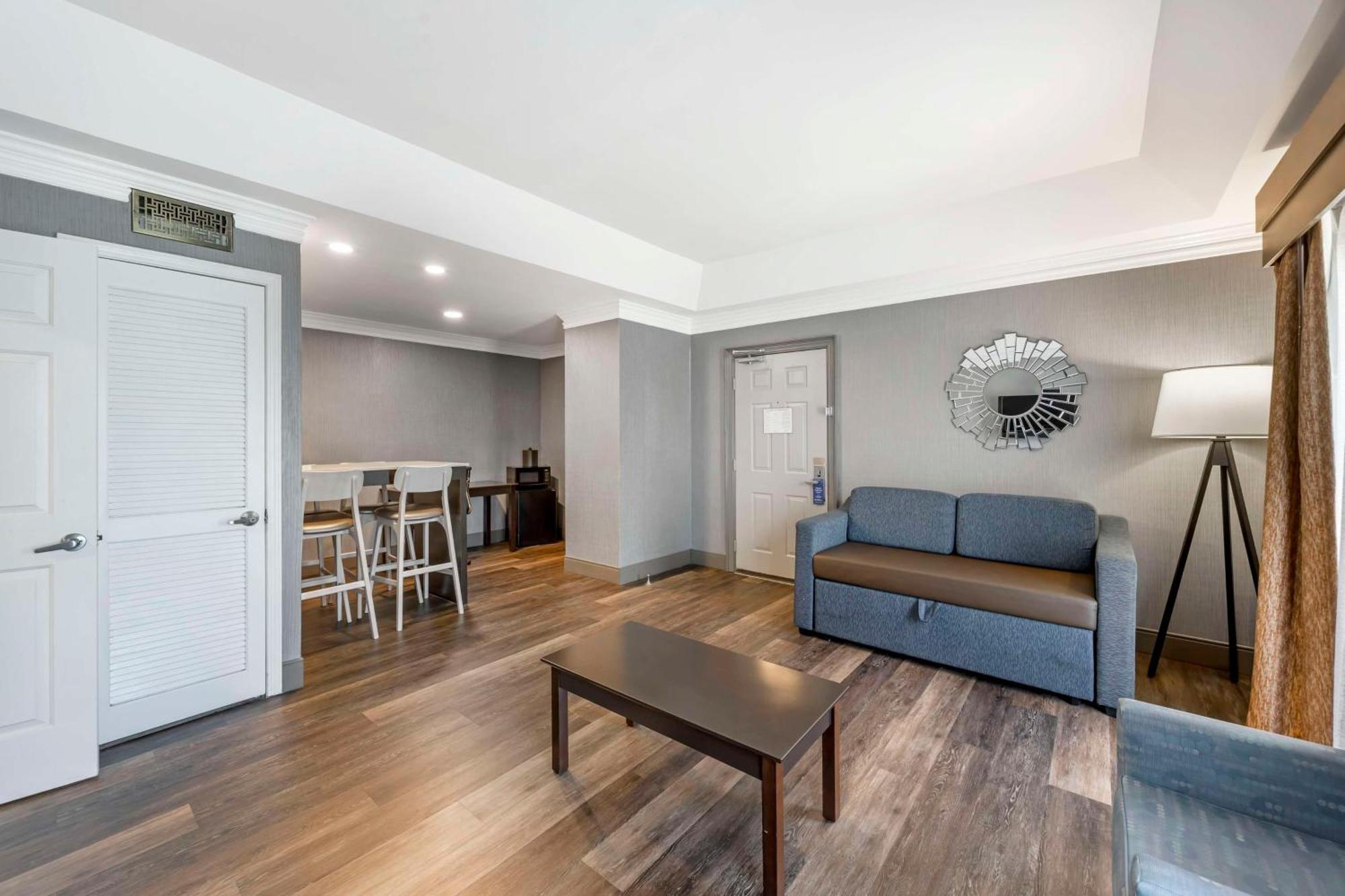 Best Western Brentwood Bagian luar foto