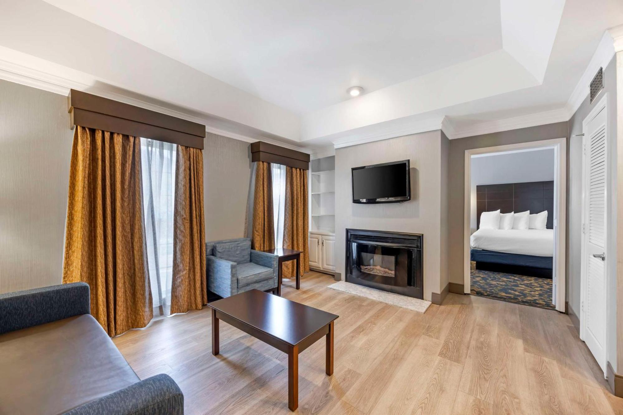Best Western Brentwood Bagian luar foto
